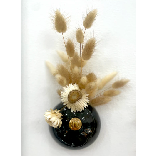 Booberino Black Wall Vase with Mini Dried Floral Bouquet